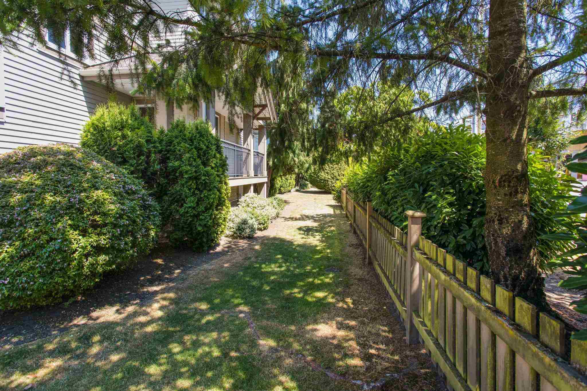33 14453 72 AVENUE, Surrey 23