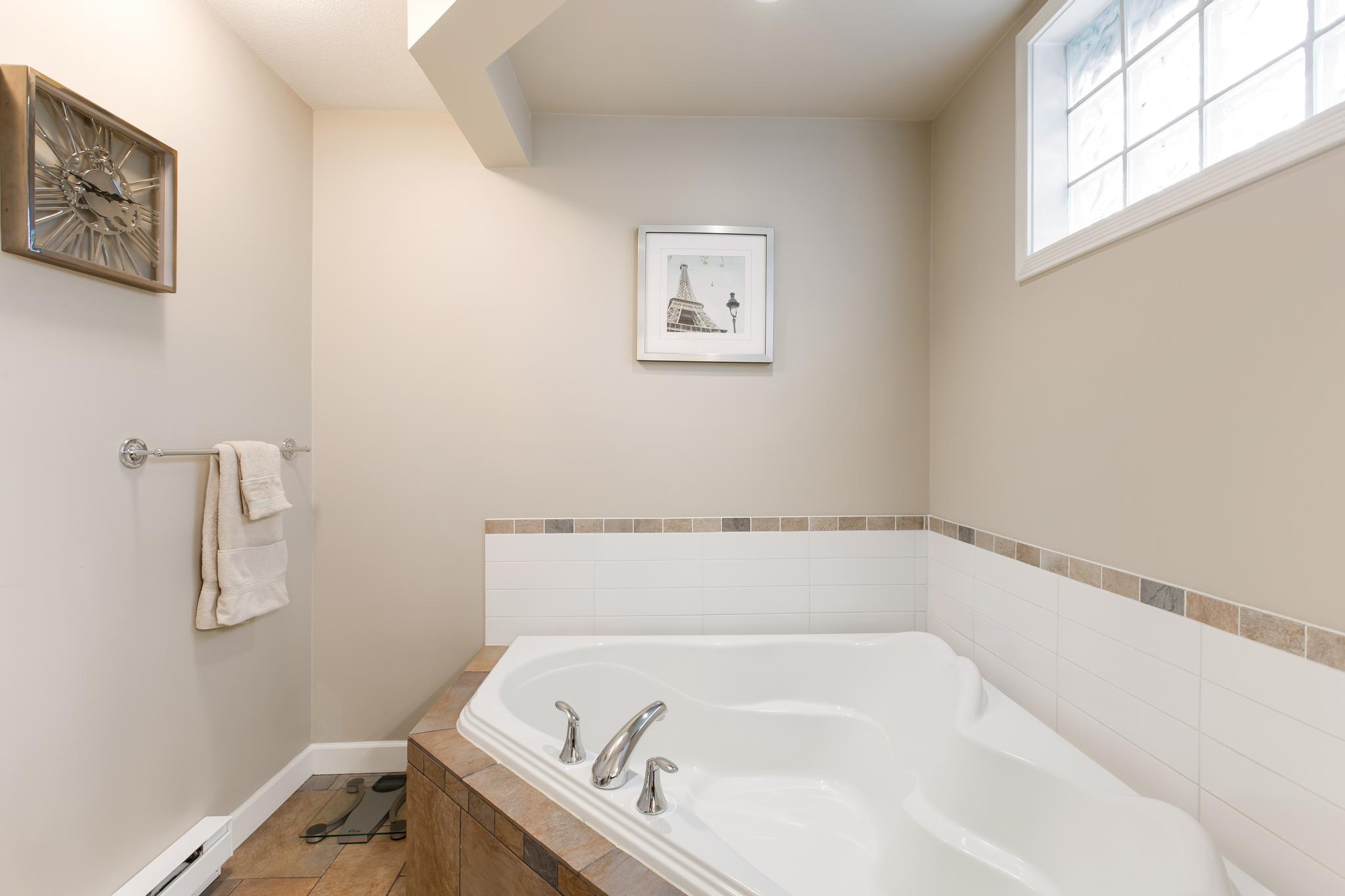 105 976 ADAIR AVE, Coquitlam 19