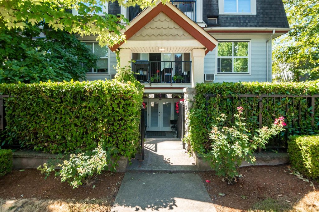 105 976 ADAIR AVE, Coquitlam