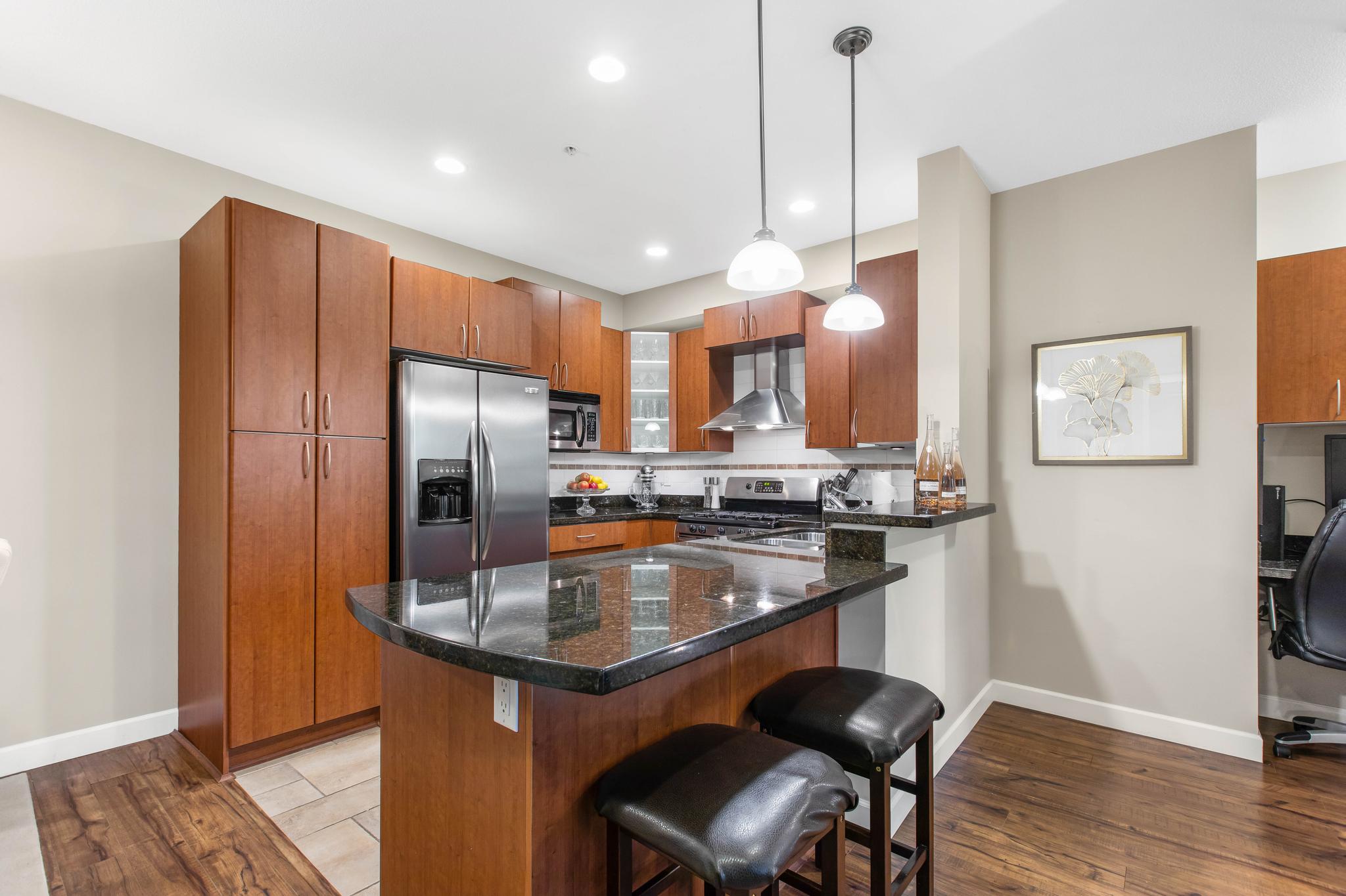 105 976 ADAIR AVE, Coquitlam 6