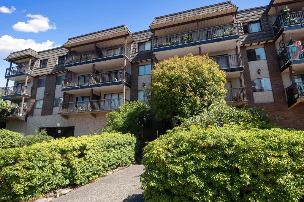 205 170 E 3rd St, North Vancouver