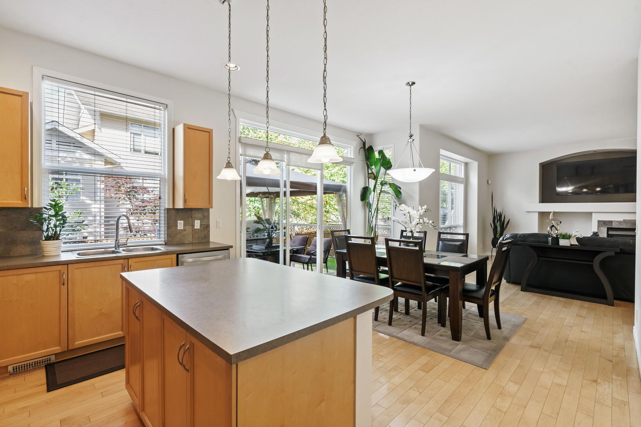 7089 200A ST, Langley 10
