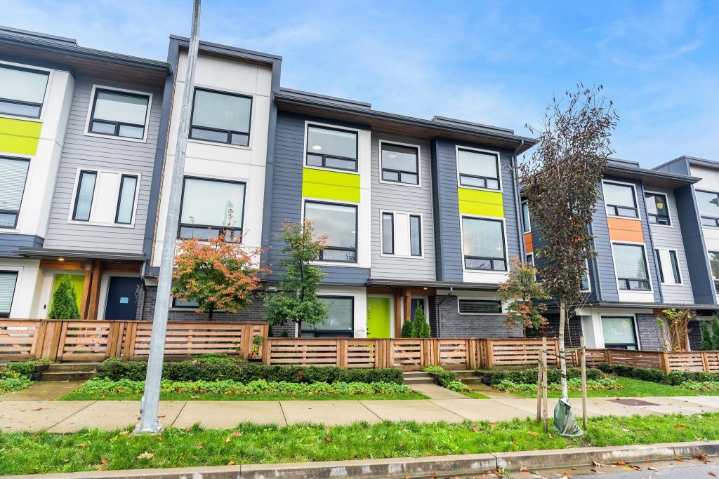 202 3105 ST GEORGE STREET, PORT MOODY