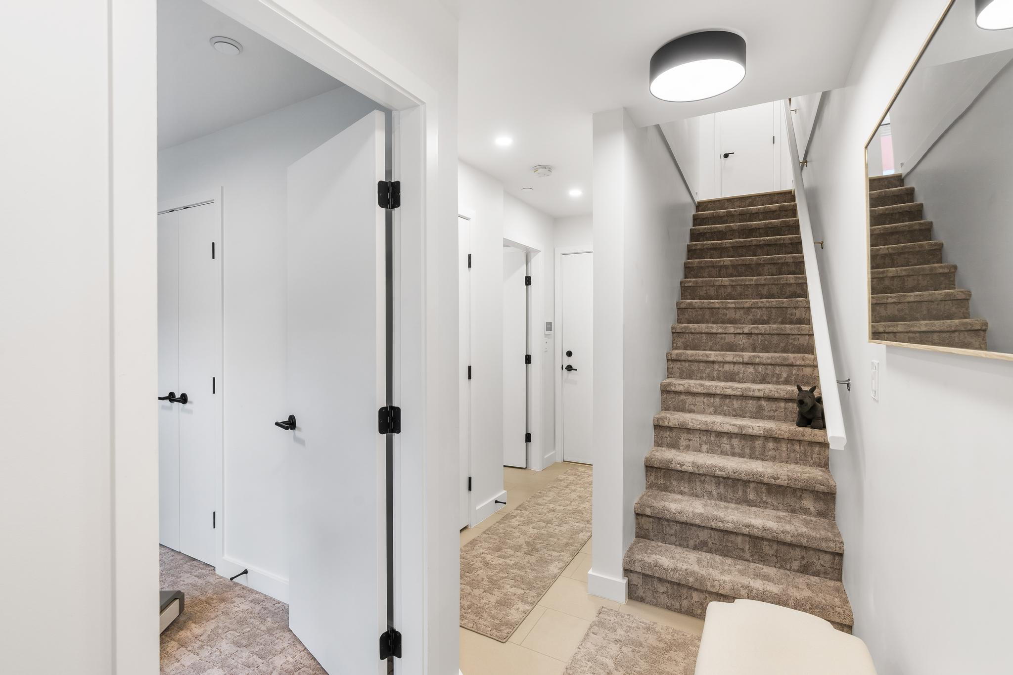 202 3105 St. George Street, Port Moody 11