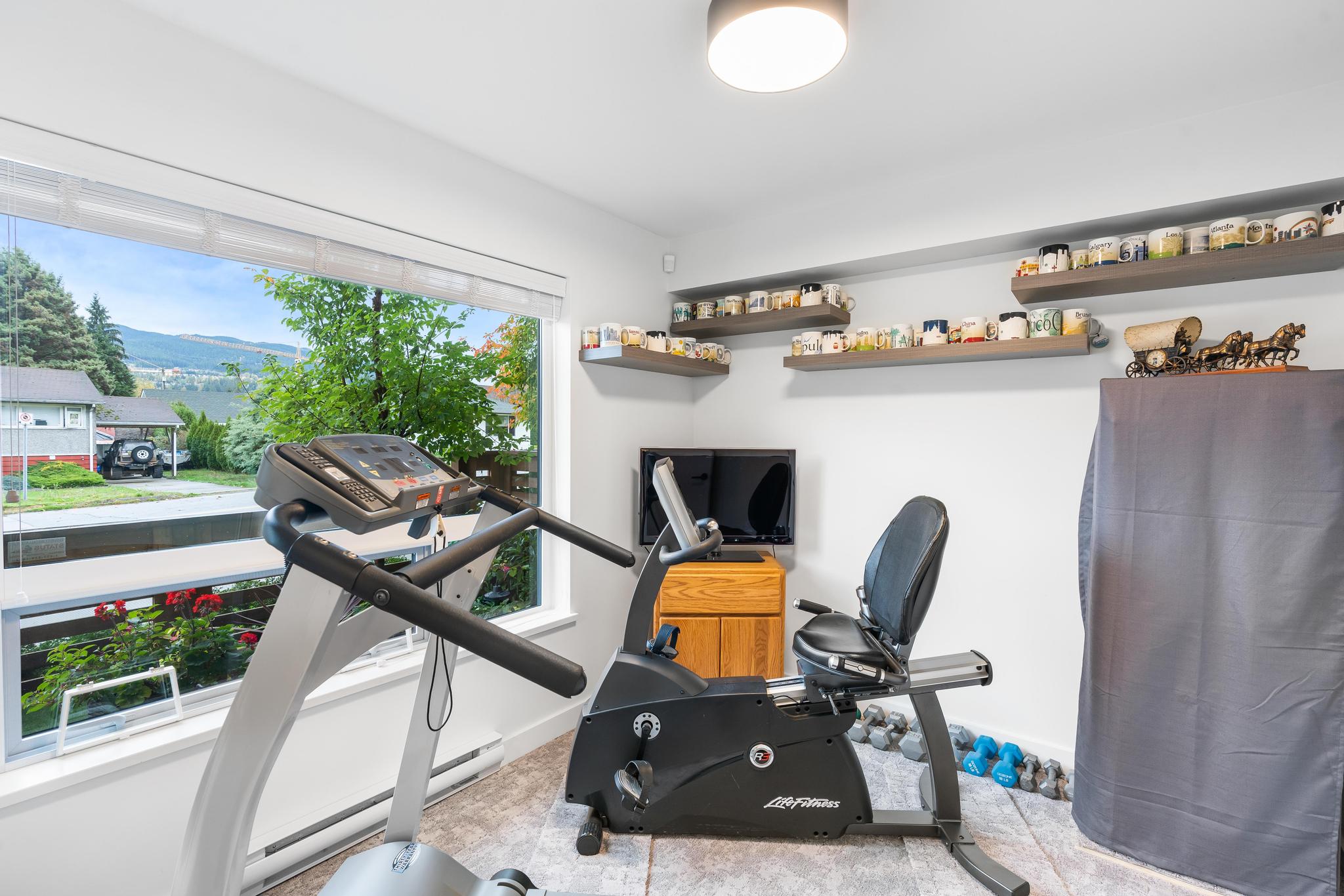202 3105 St. George Street, Port Moody 12