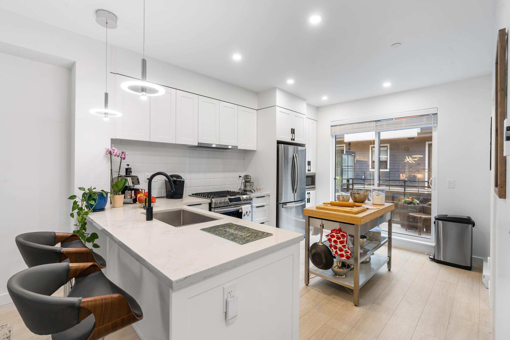 202 3105 St. George Street, Port Moody 17