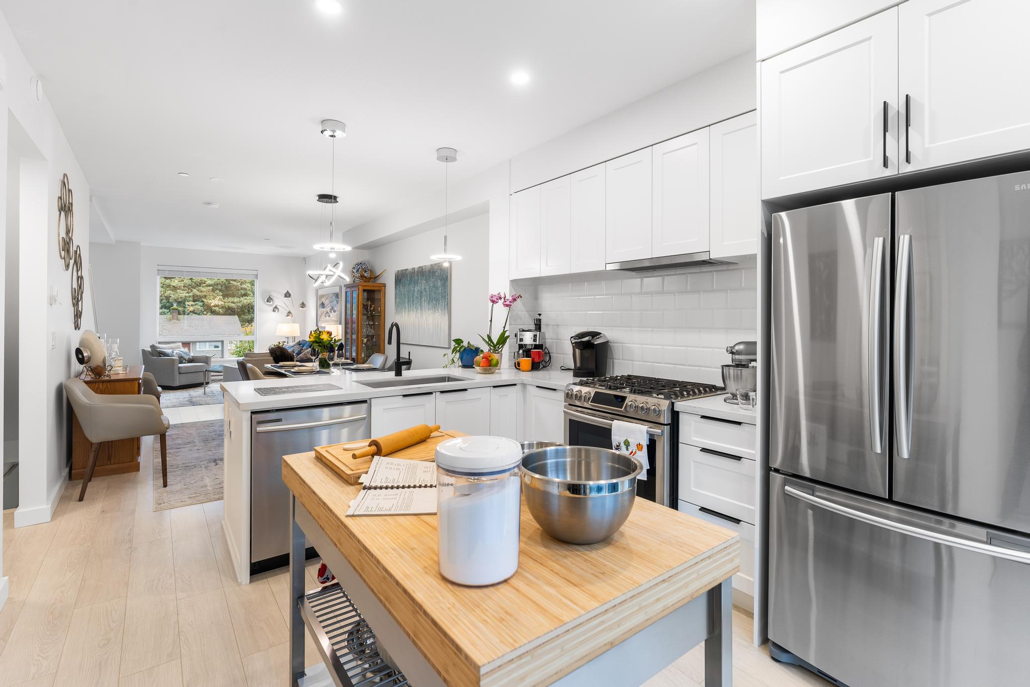 202 3105 St. George Street, Port Moody 18