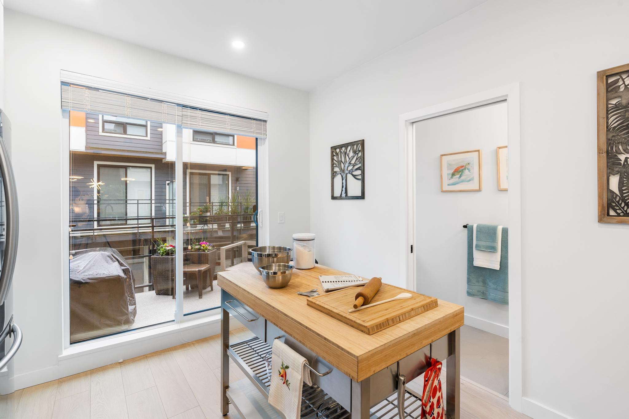 202 3105 St. George Street, Port Moody 19