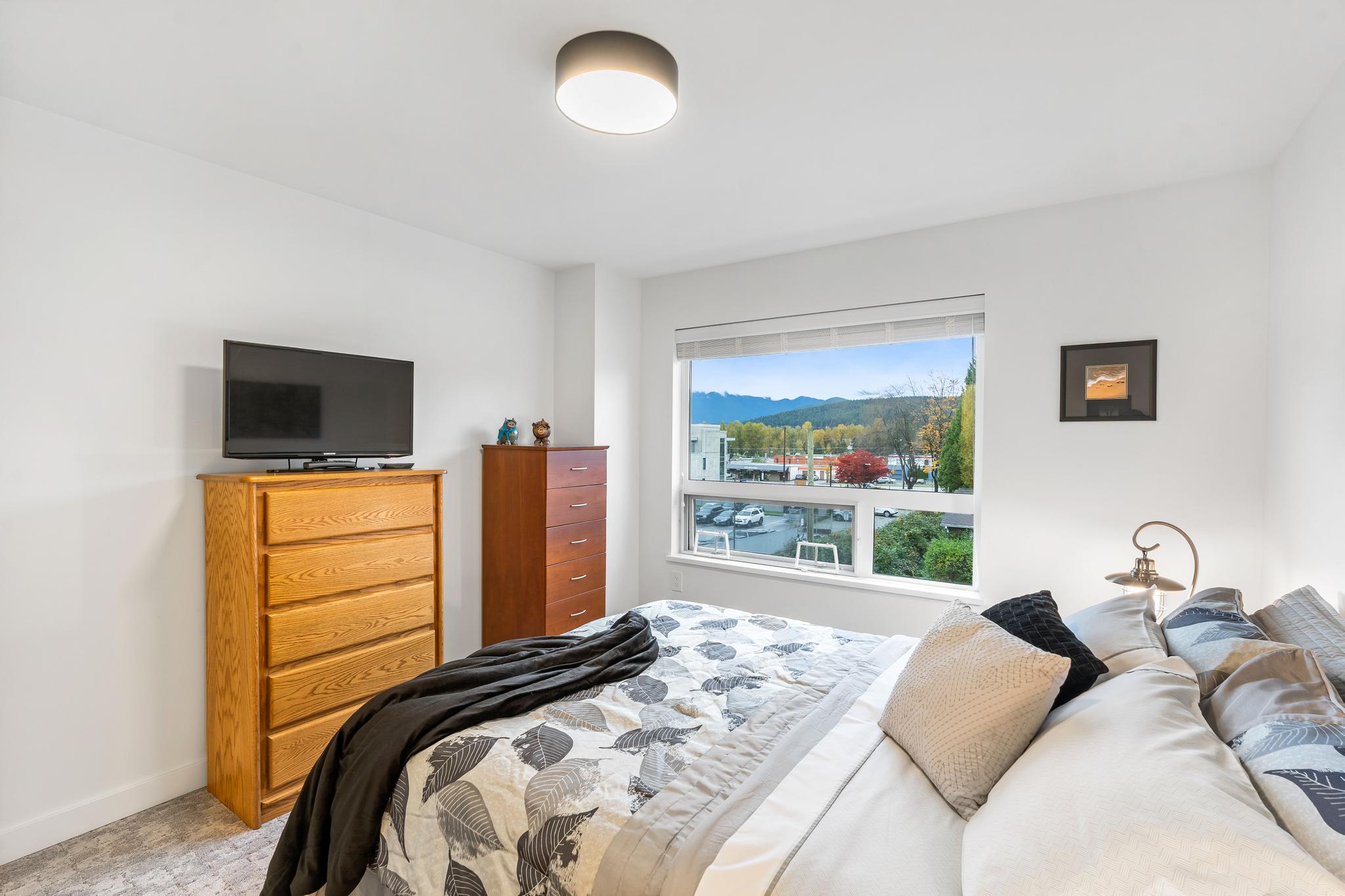 202 3105 St. George Street, Port Moody 39