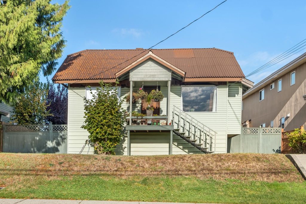 8093 14TH AVENUE, BURNABY EAST