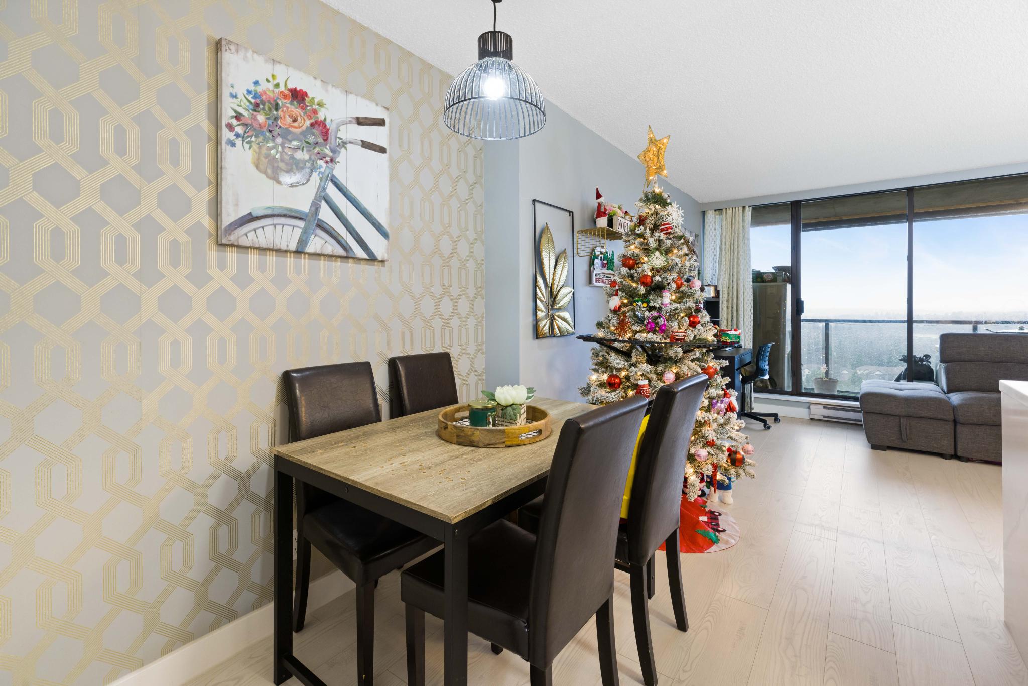 1502 3980 CARRIGAN COURT, NORTH BURNABY 12