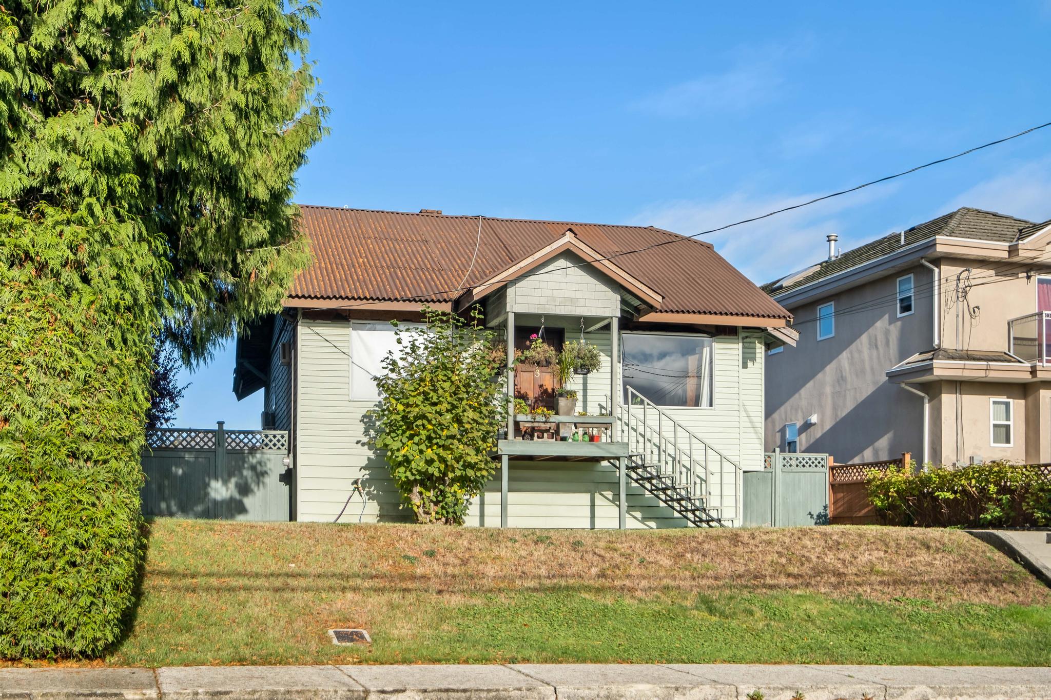 8093 14TH Avenue, Burnaby East, East Burnaby 3