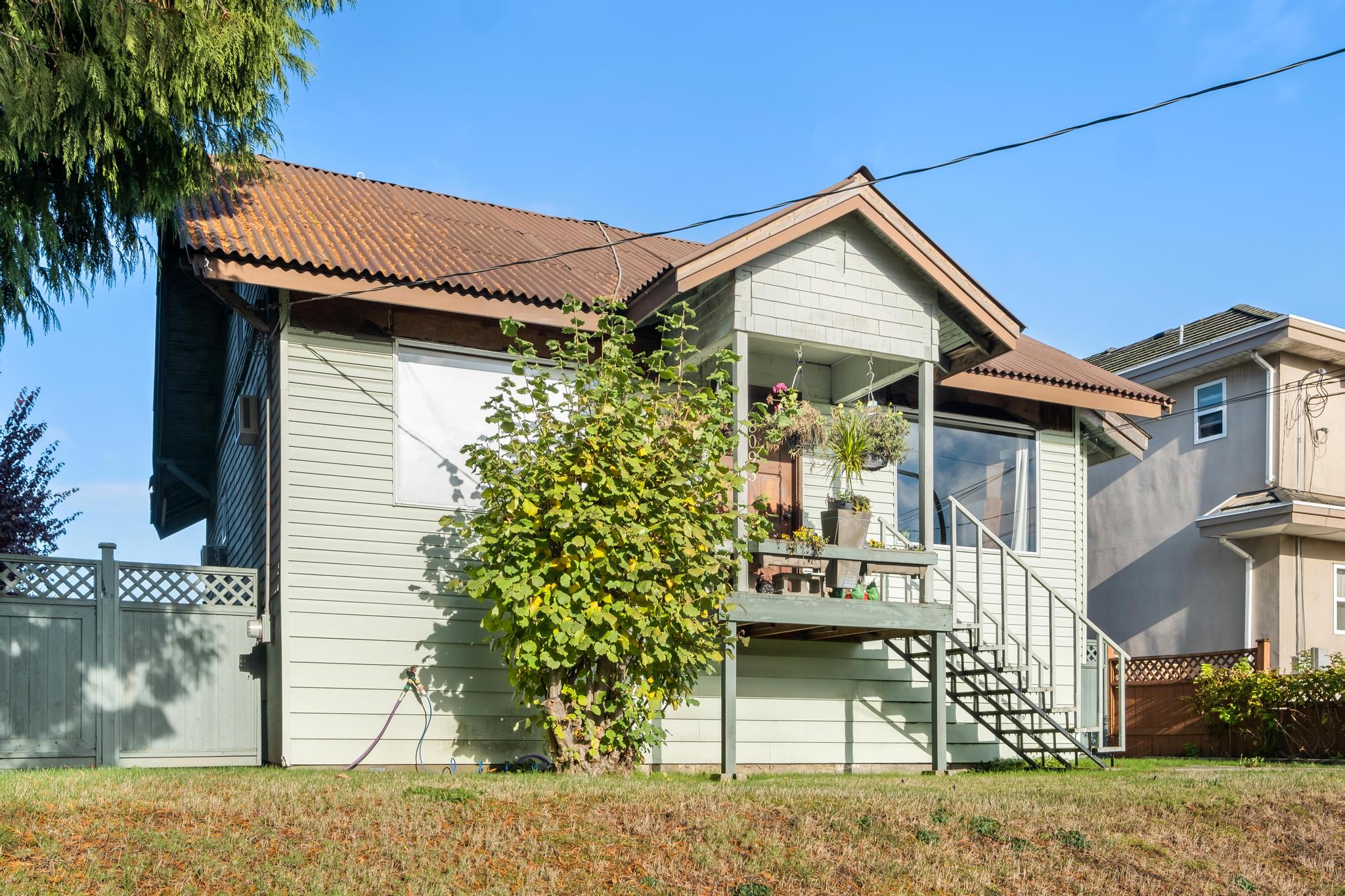 8093 14TH Avenue, Burnaby East, East Burnaby 4