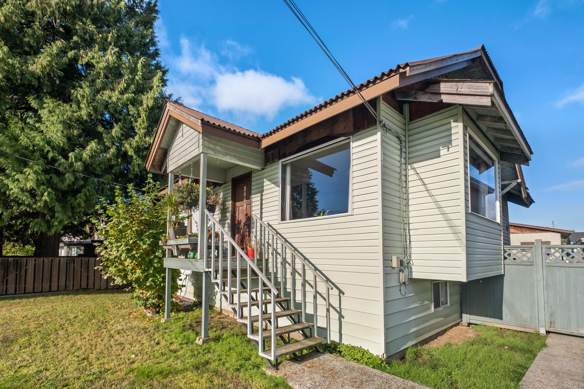 8093 14TH Avenue, Burnaby East, East Burnaby 5