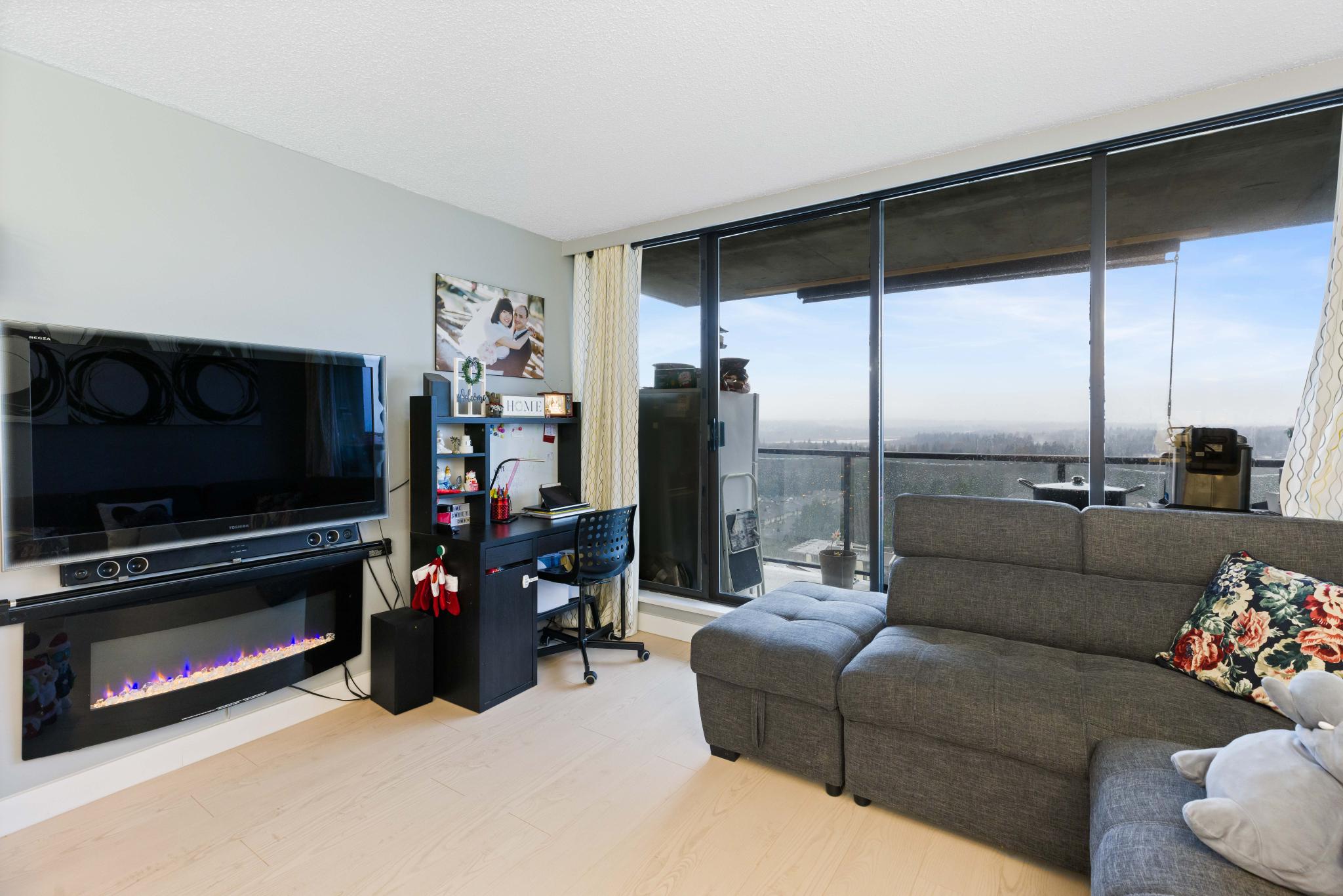 1502 3980 CARRIGAN COURT, NORTH BURNABY 6