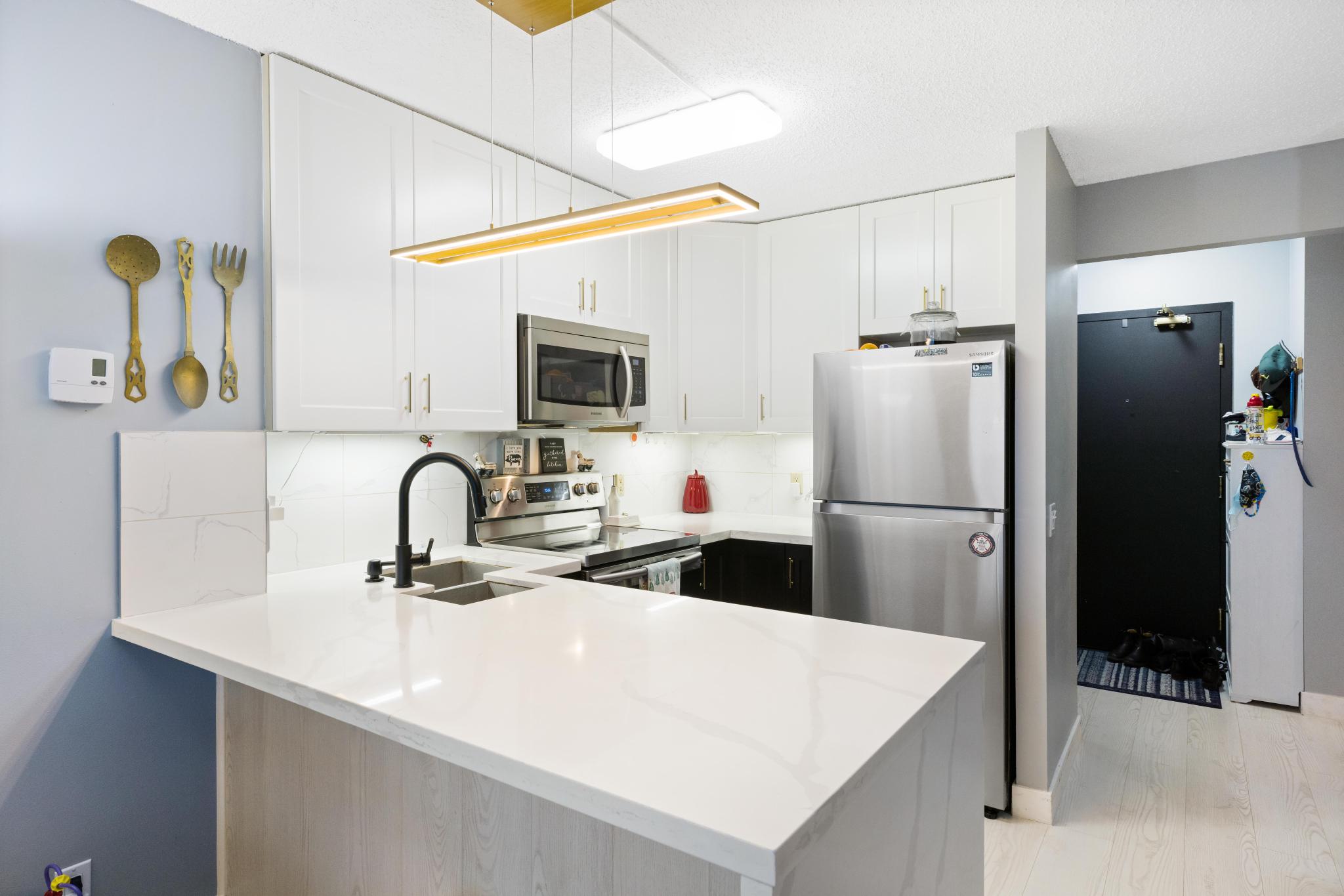 1502 3980 CARRIGAN COURT, NORTH BURNABY 8