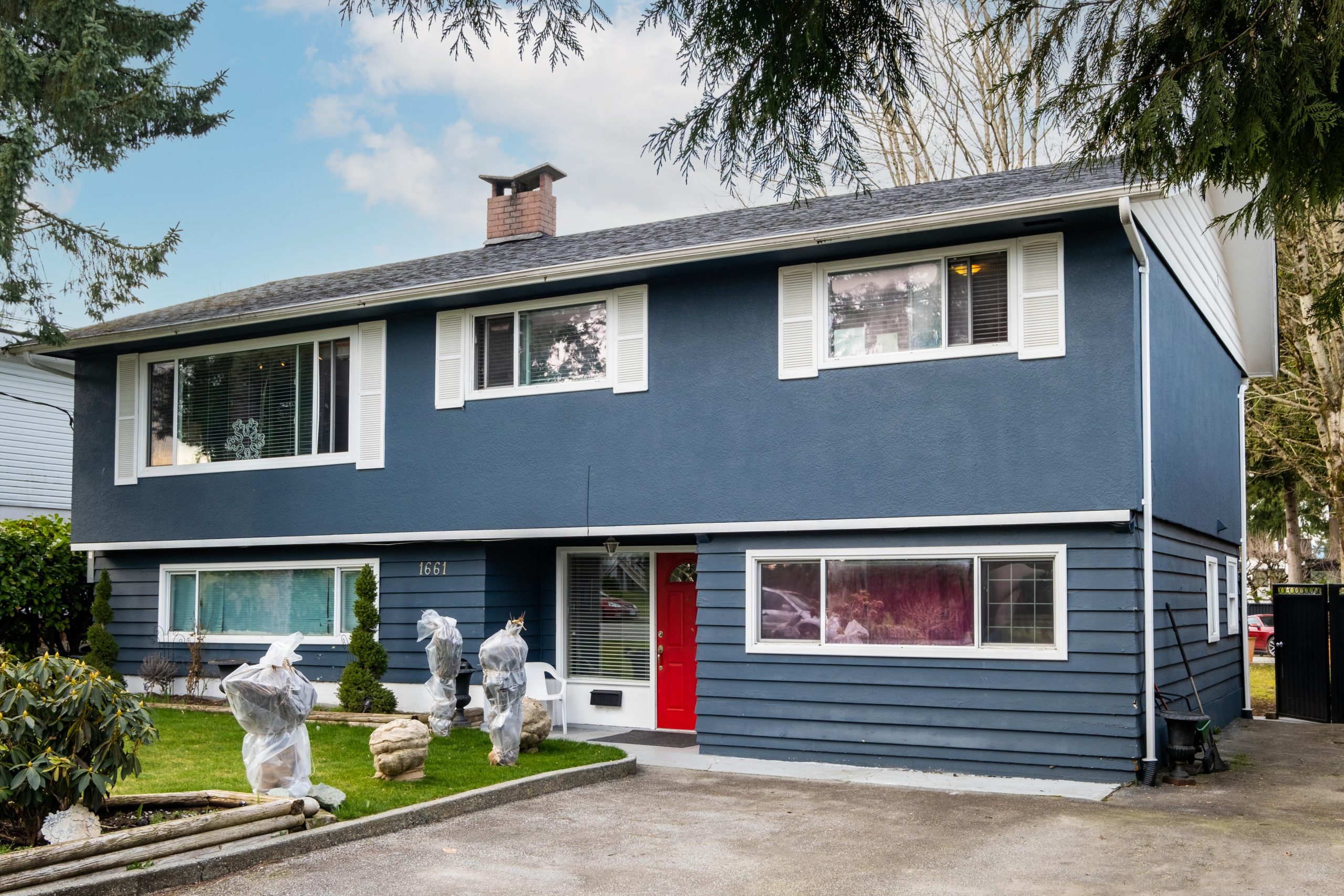 1661 Foster Avenue, Coquitlam 2
