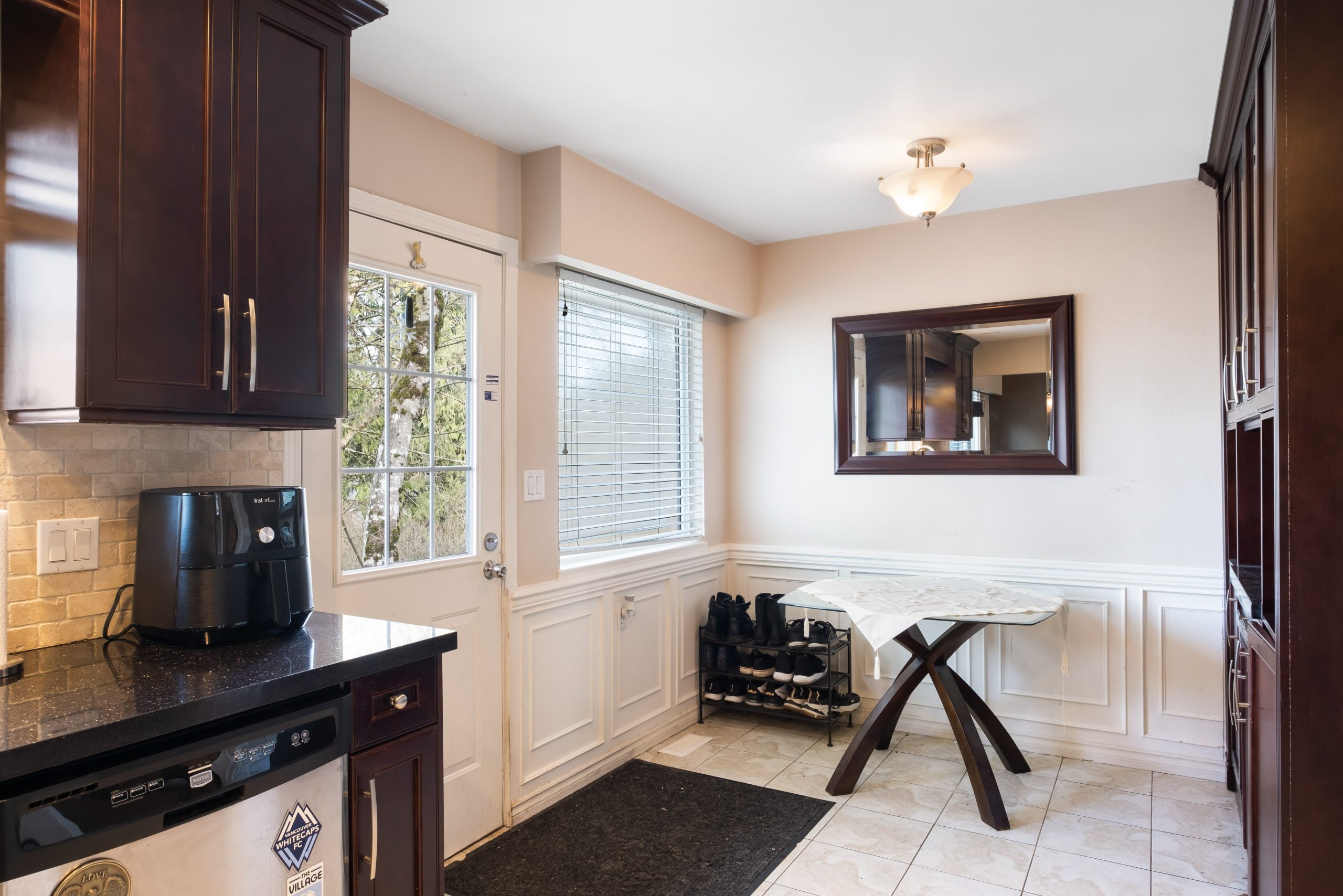 1661 Foster Avenue, Coquitlam 14