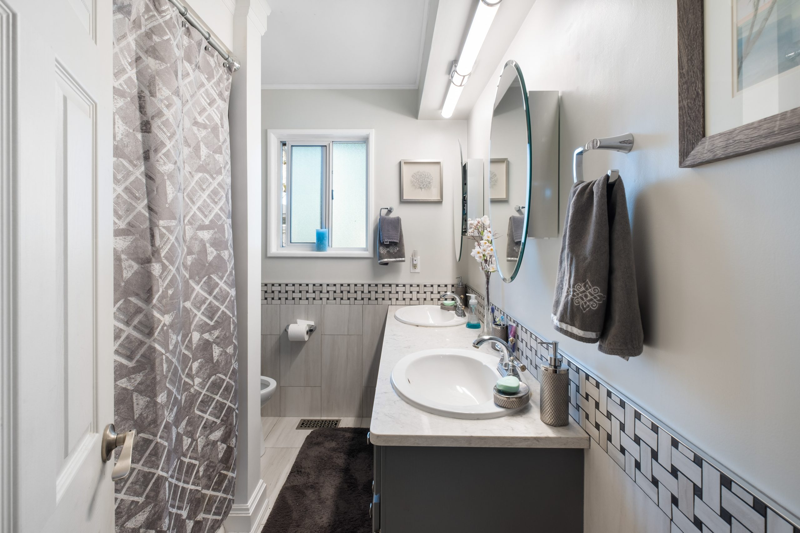 1661 Foster Avenue, Coquitlam 18