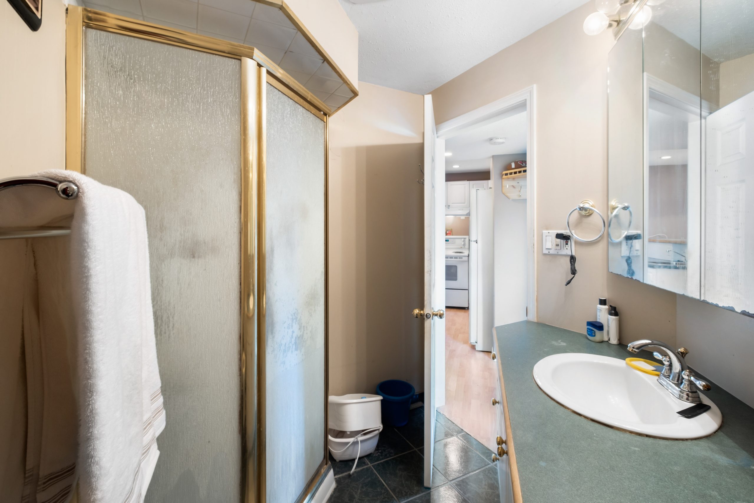1661 Foster Avenue, Coquitlam 36
