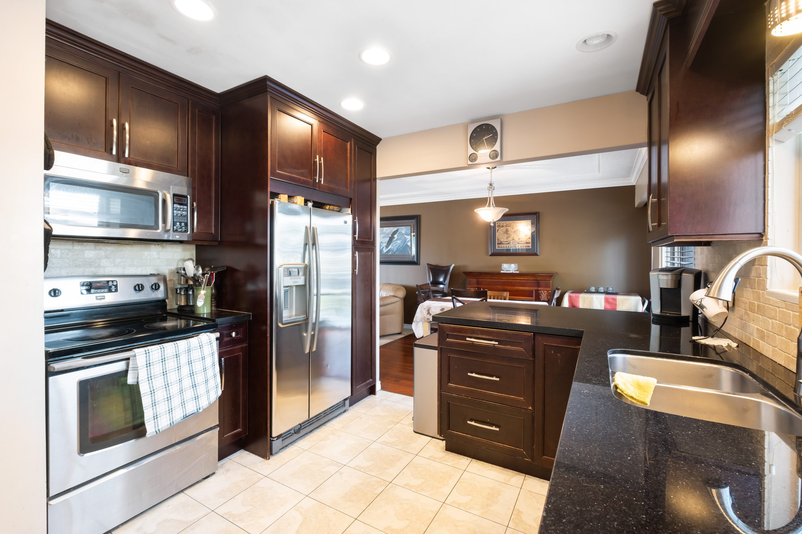 1661 Foster Avenue, Coquitlam 7