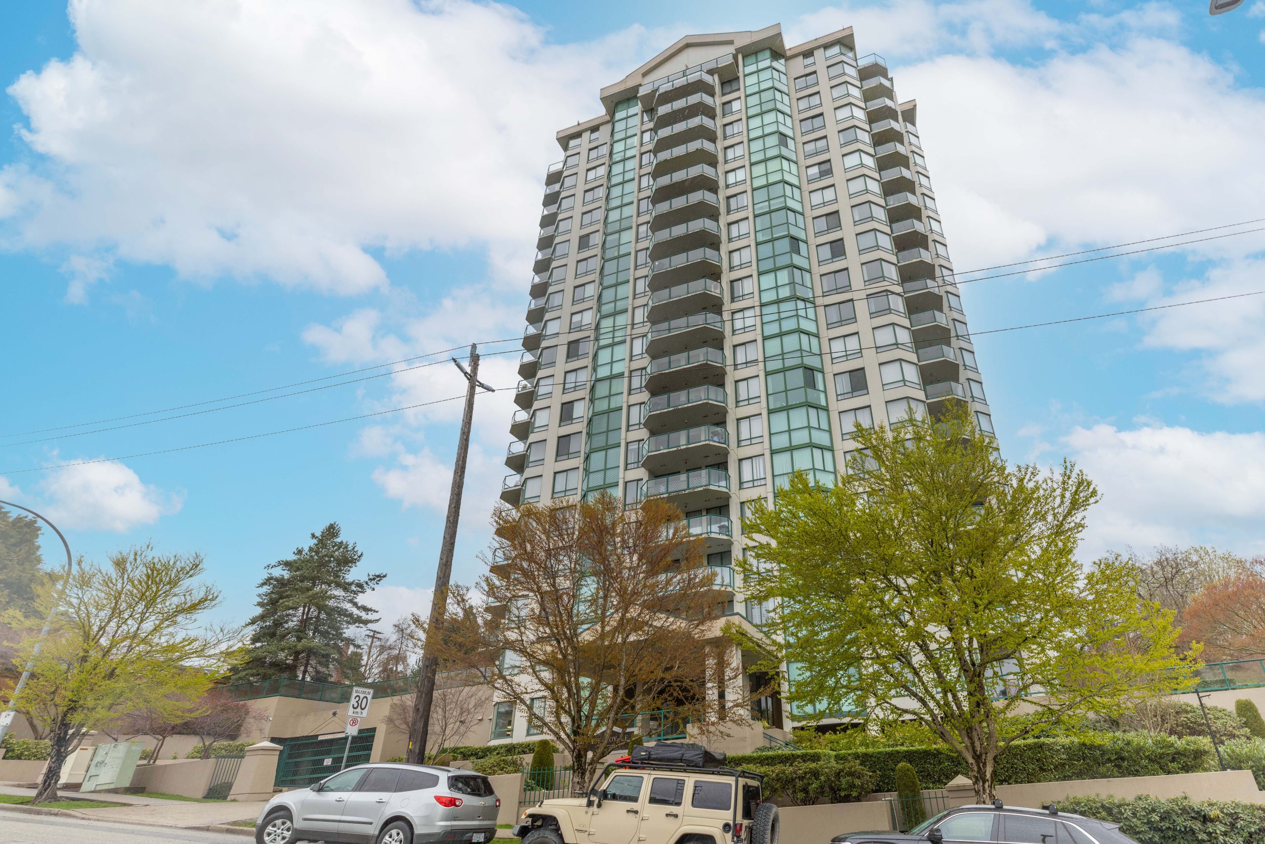 1705 121 Tenth Street, New Westminster