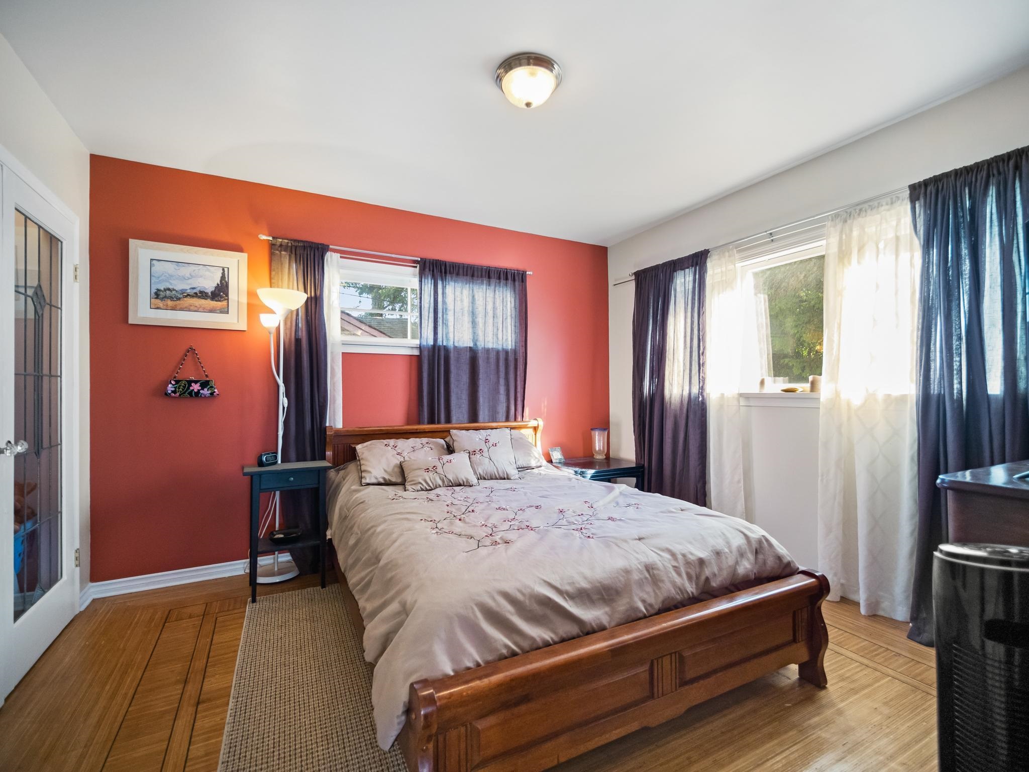 609 E COLUMBIA STREET 19