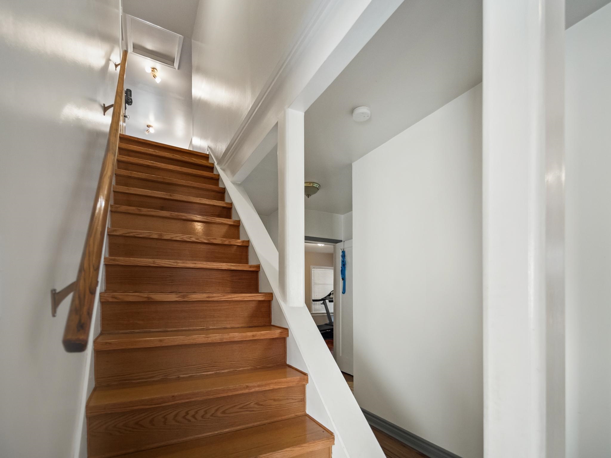 609 E COLUMBIA STREET 27