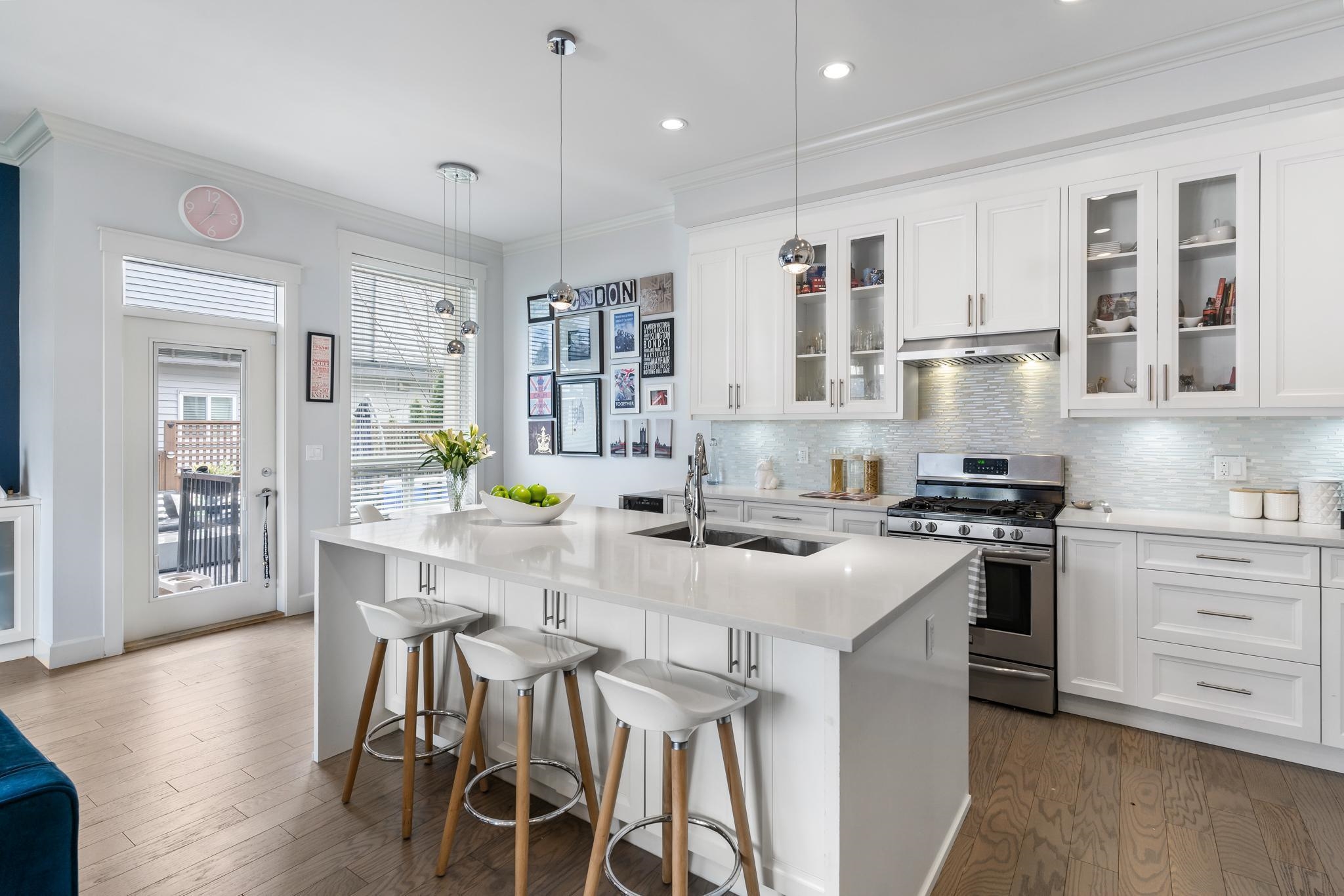 19670 70A AVENUE 11