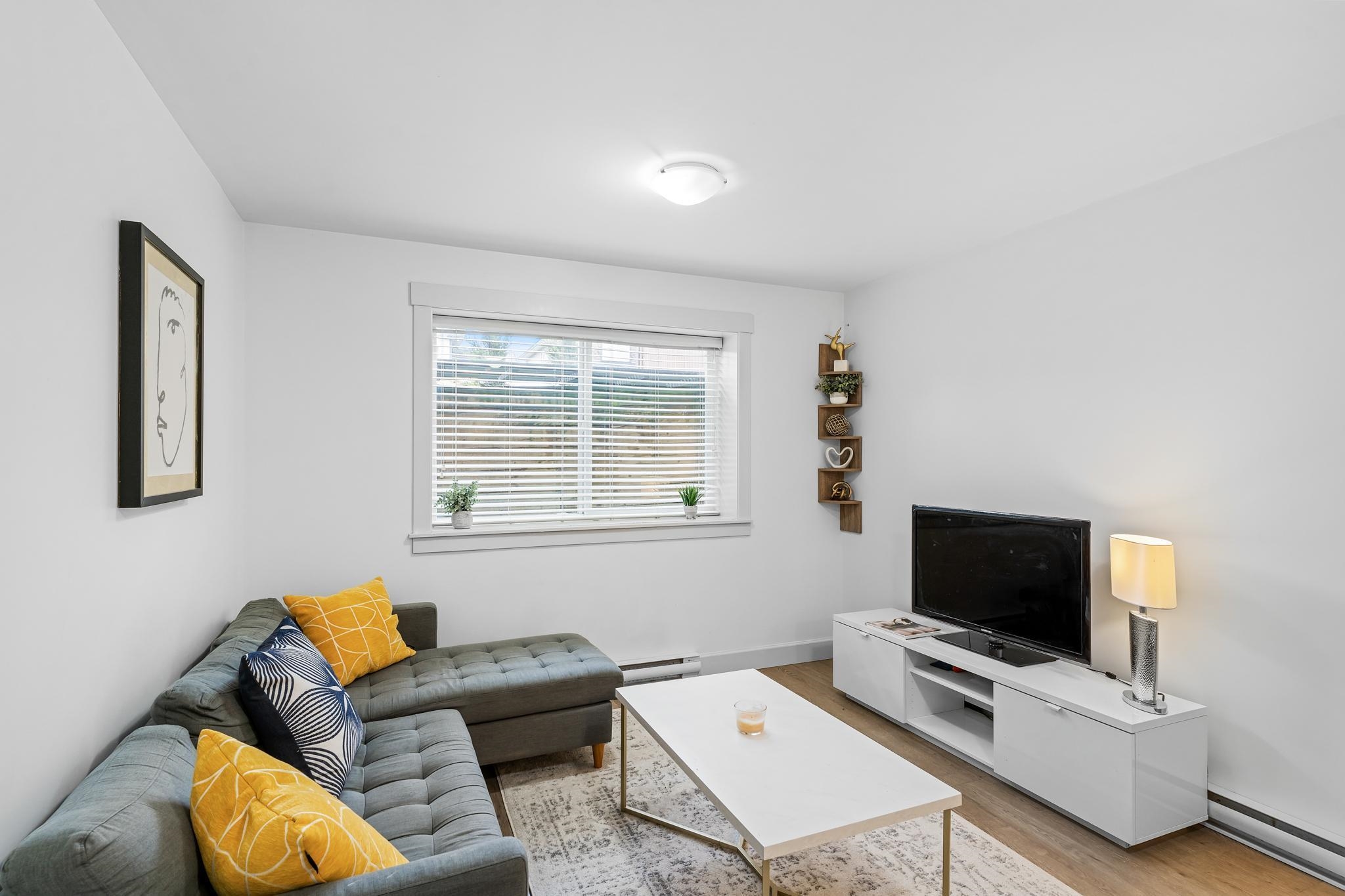 19670 70A AVENUE 32