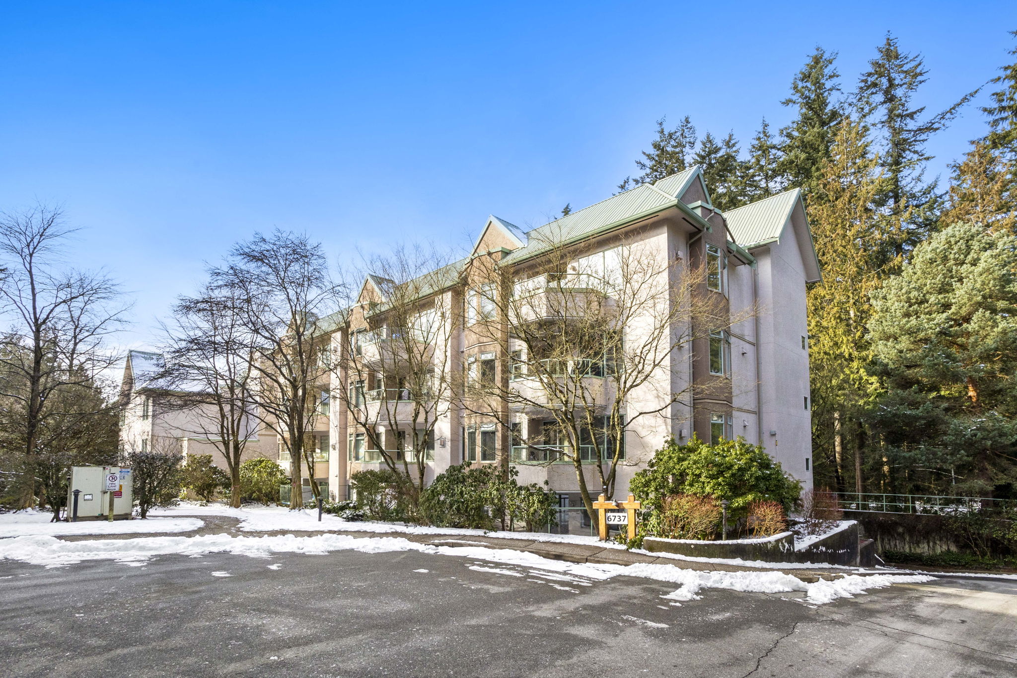 407 6737 STATION HILL COURT 2