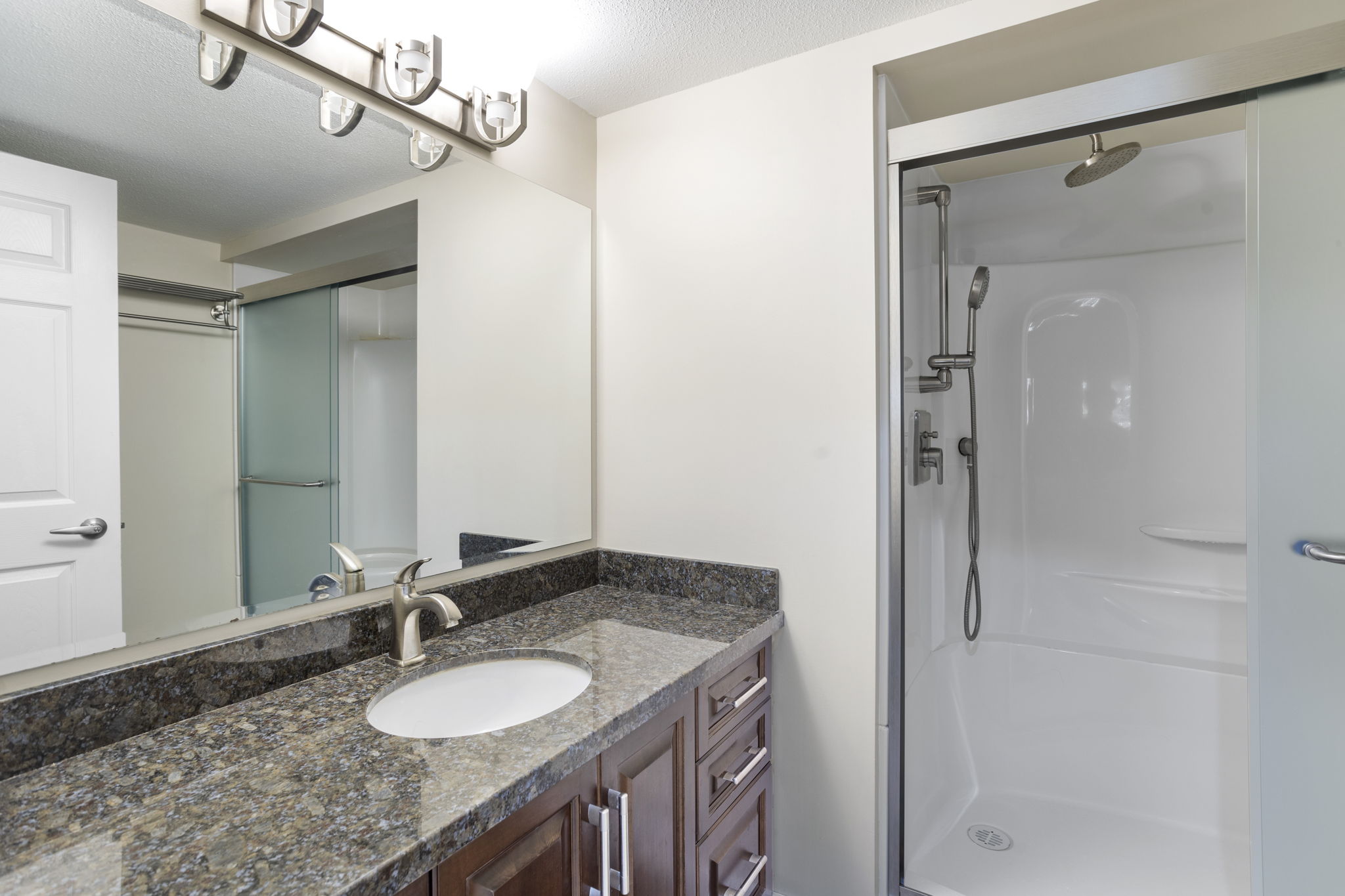 407 6737 STATION HILL COURT 20
