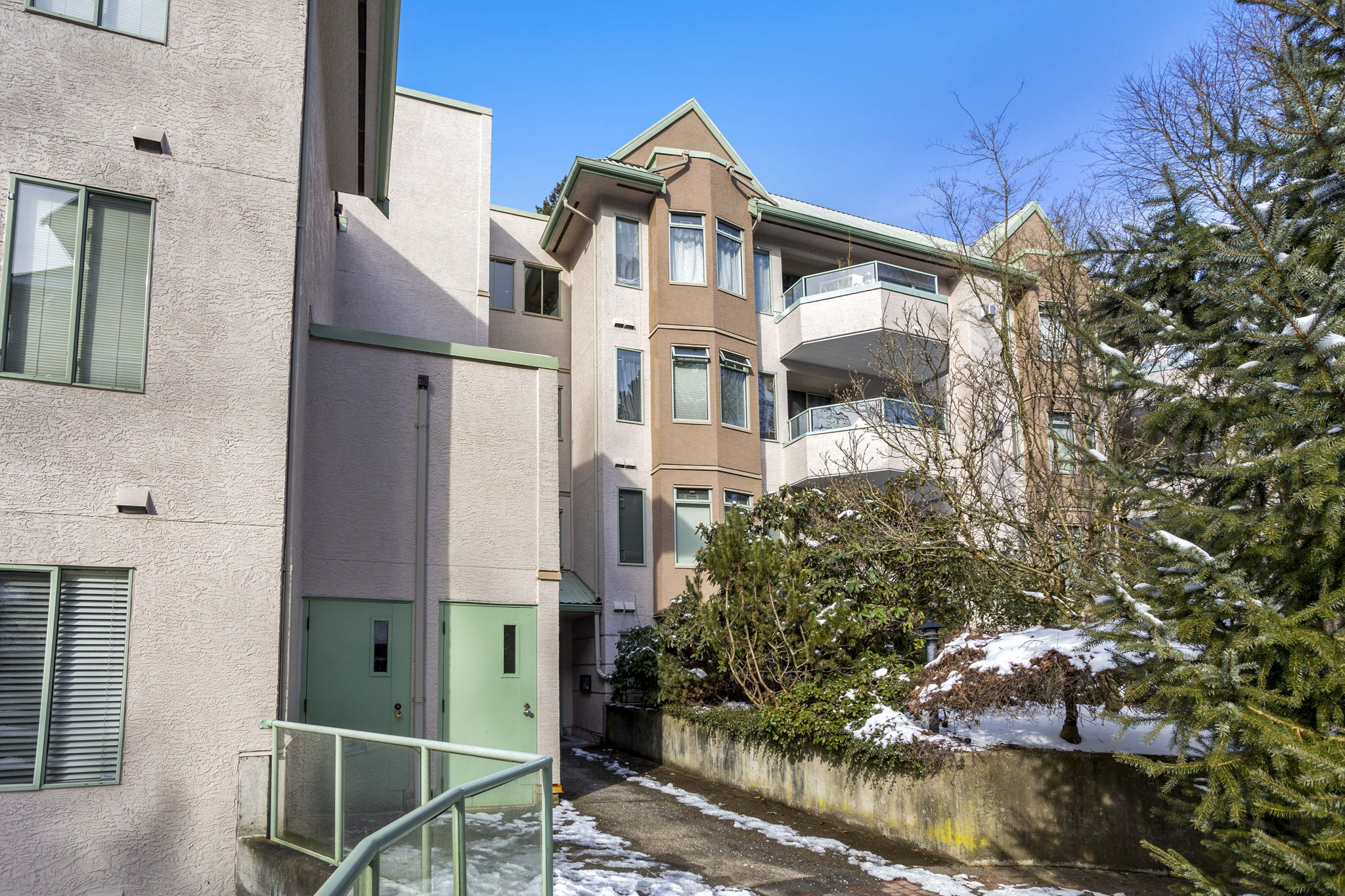 407 6737 STATION HILL COURT 30