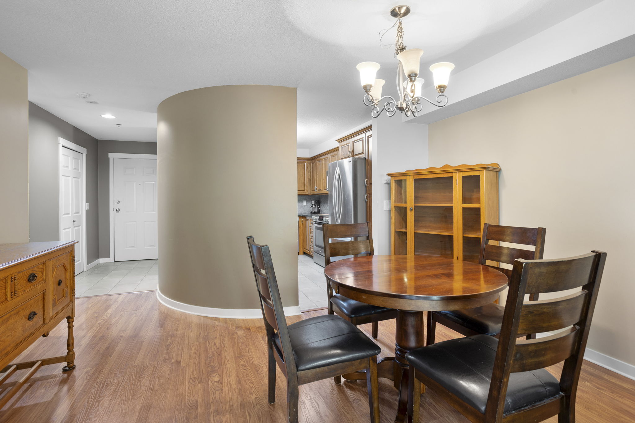 407 6737 STATION HILL COURT 10